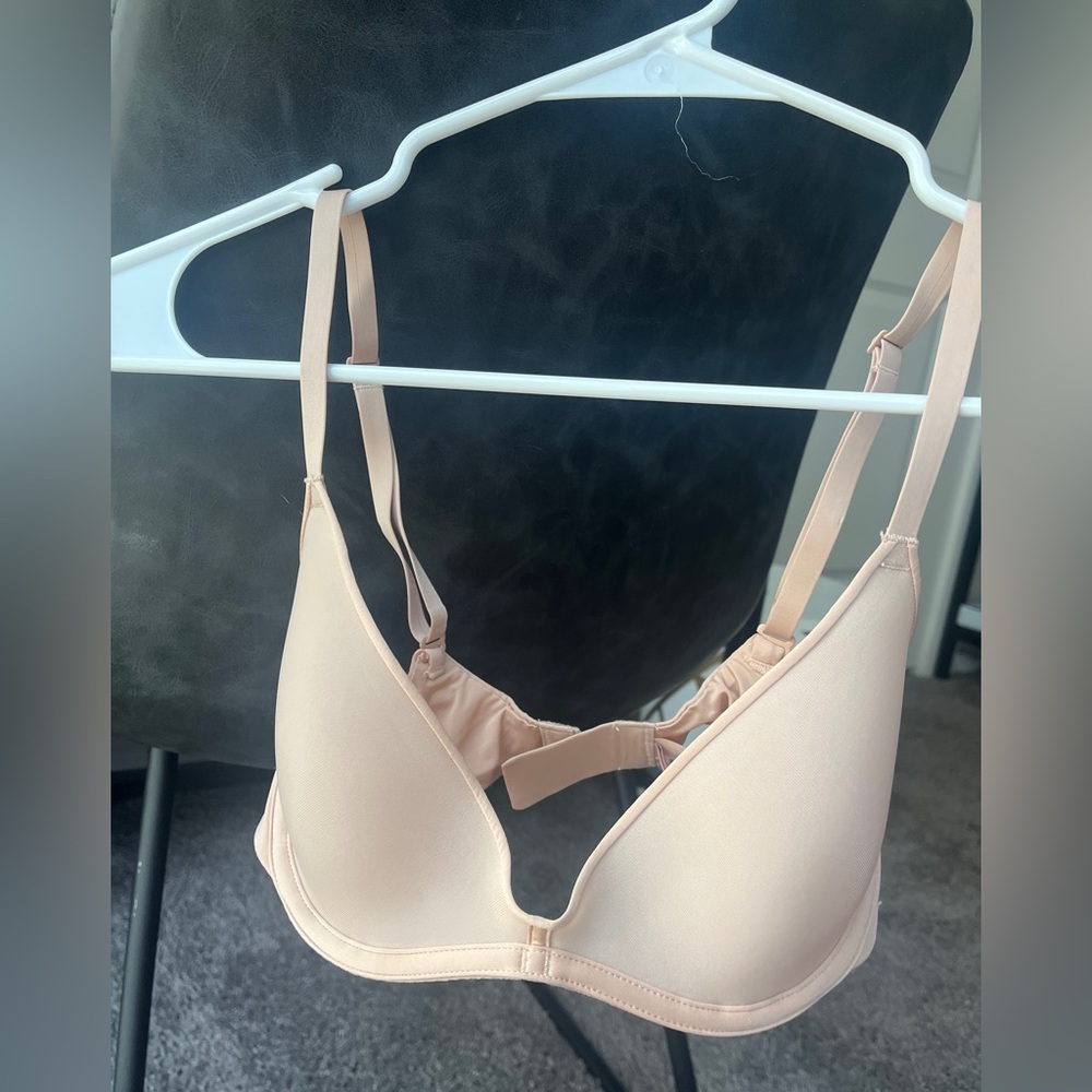 SKIMS Weightless Scoop Bra Essential Intimates MICA 34B